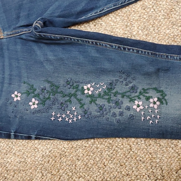 Hollister Floral Embroidered Blue Jeans Size 27 - Picture 2 of 8